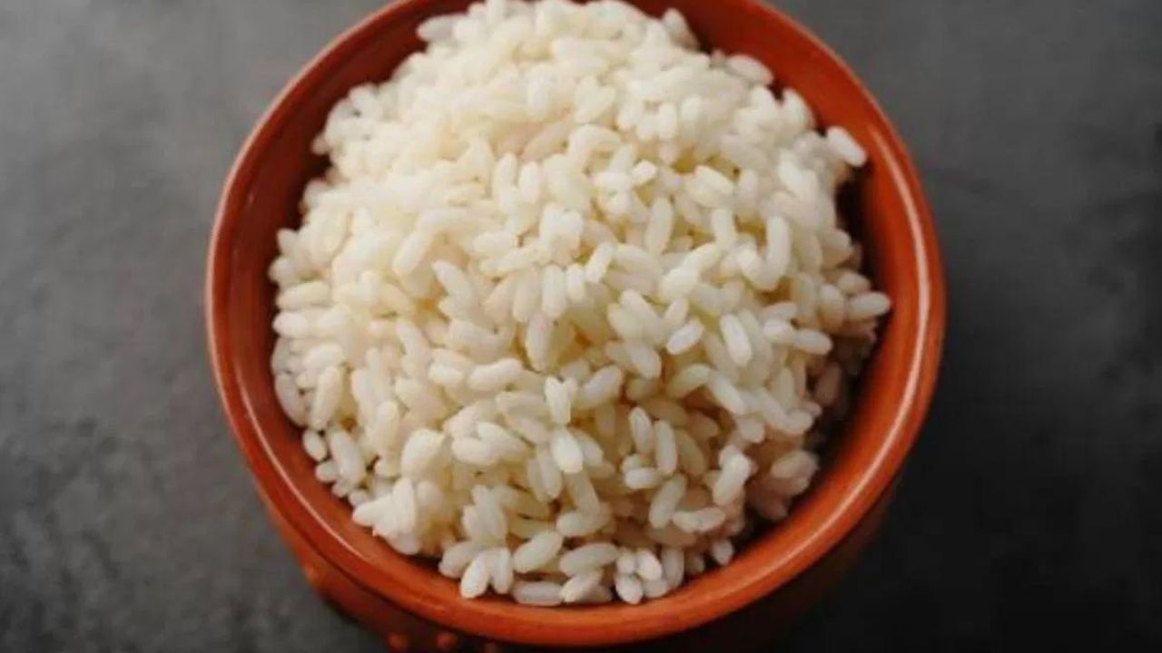 চাউলত কাৰ্বহাইড্ৰেট বেছি থাকে। গতিকে বহুতে এই খাদ্য পৰিহাৰ কৰে। কিন্তু ভাতৰ পৰা শৰীৰৰ বাবে প্ৰয়োজনীয় পুষ্টিকৰ উপাদান লাভ কৰিব পাৰি।