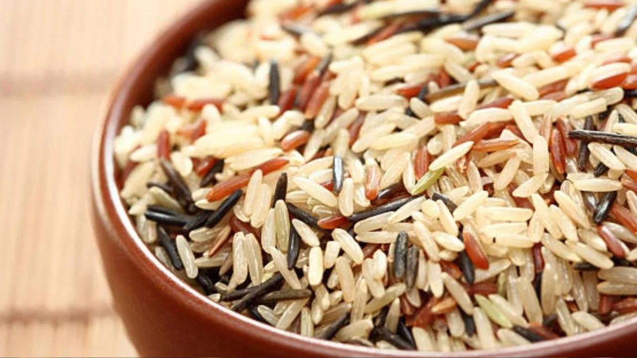 ৱাইল্ড চাউলত ভিটামিন বি, ভিটামিন ই, কেলচিয়াম, আইৰণ, ফছফৰাছ, পটাছিয়াম আৰু জিংক আদি পুষ্টিকৰ উপাদান থাকে।