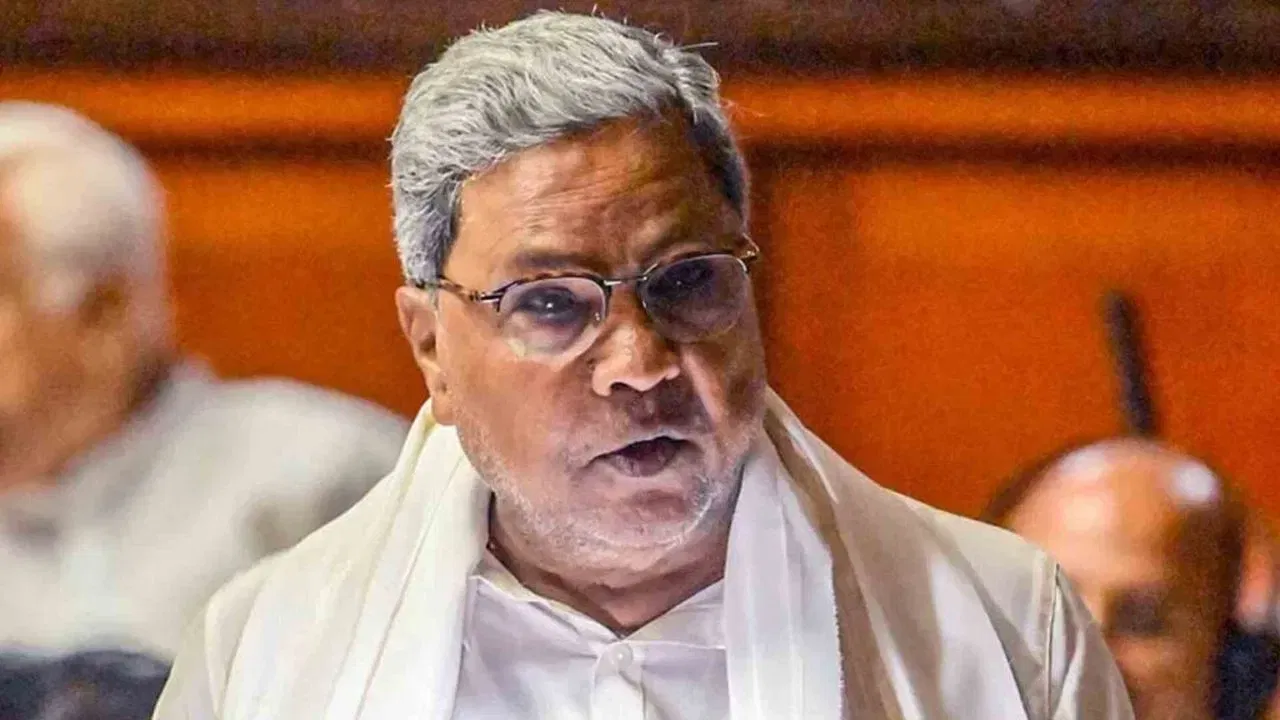 বিজেপিৰ ১০০ কোটিৰ অফাৰ! এইখন ৰাজ্যত ভাঙিব পাৰে কংগ্ৰেছ চৰকাৰ বিজেপিৰ ১০০ কোটিৰ অফাৰ! এইখন ৰাজ্যত ভাঙিব পাৰে কংগ্ৰেছ চৰকাৰ