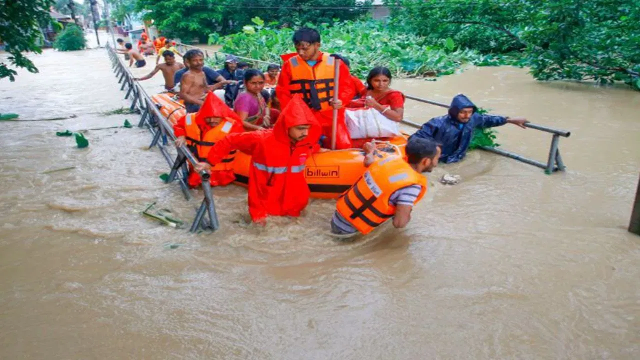 ত্ৰিপুৰাত ধাৰাসাৰ বৰষুণ: বৰ্তমানলৈ ২২জন লোকৰ মৃত্যু, ১৭ লাখ লোক ক্ষতিগ্ৰস্ত