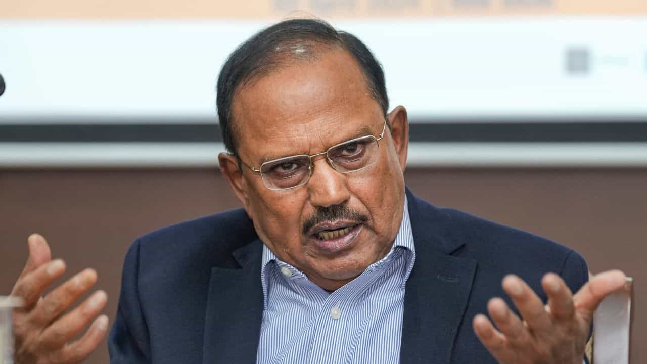 কূটনীতিৰ জৰিয়তে ৰাছিয়া-ইউক্ৰেইনৰ যুদ্ধ বন্ধ কৰাৰ চেষ্টা ভাৰতৰ ! ৰাছিয়ালৈ যাব অজিত ডোভাল !