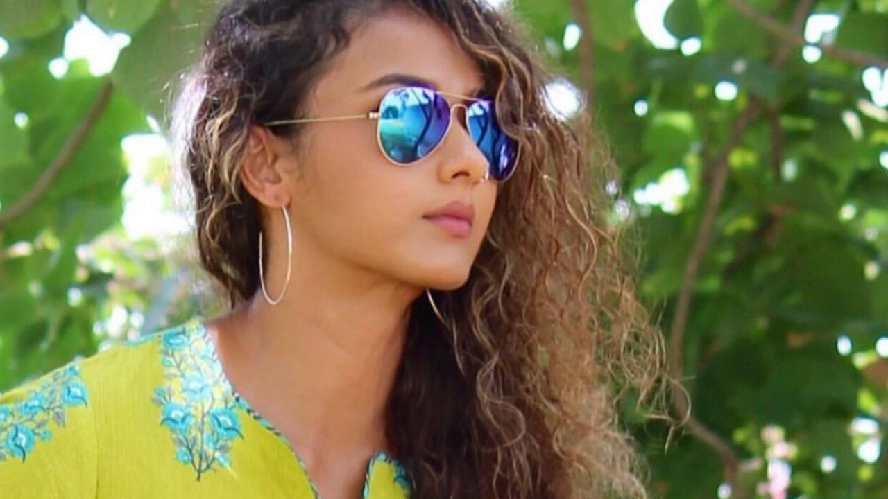কিন্তু আপুনি জানেনে ছবিখনত যতীন বৰাৰ প্ৰেয়সী হিচাপে অভিনয় কৰা লুনা লহকৰ কত আছে আৰু কি কৰি আছে?