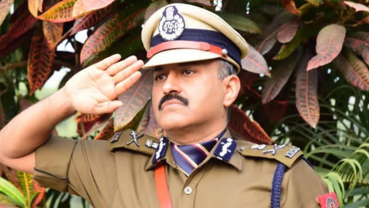 চুমী বৰাই হওক বা আন কোনোবাই হওক এটা সময়ৰ পিছত আৰক্ষীৰ ওচৰত আত্মসমৰ্পণ কৰিবই লাগিব। দোষীয়ে শাস্তি পাবই বুলি মন্তব্য কৰিছে DGP জি পি সিঙে।