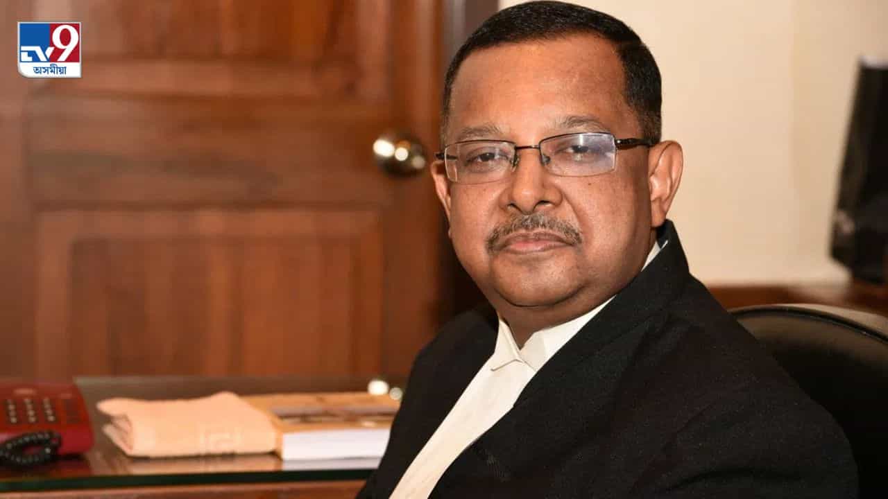 কেজৰিৱালক জামিন প্ৰদান কৰা উচ্চতম ন্যায়ালয়ৰ বেঞ্চত অসম সন্তানঃ জানেনে তেওঁৰ বিষয়ে?