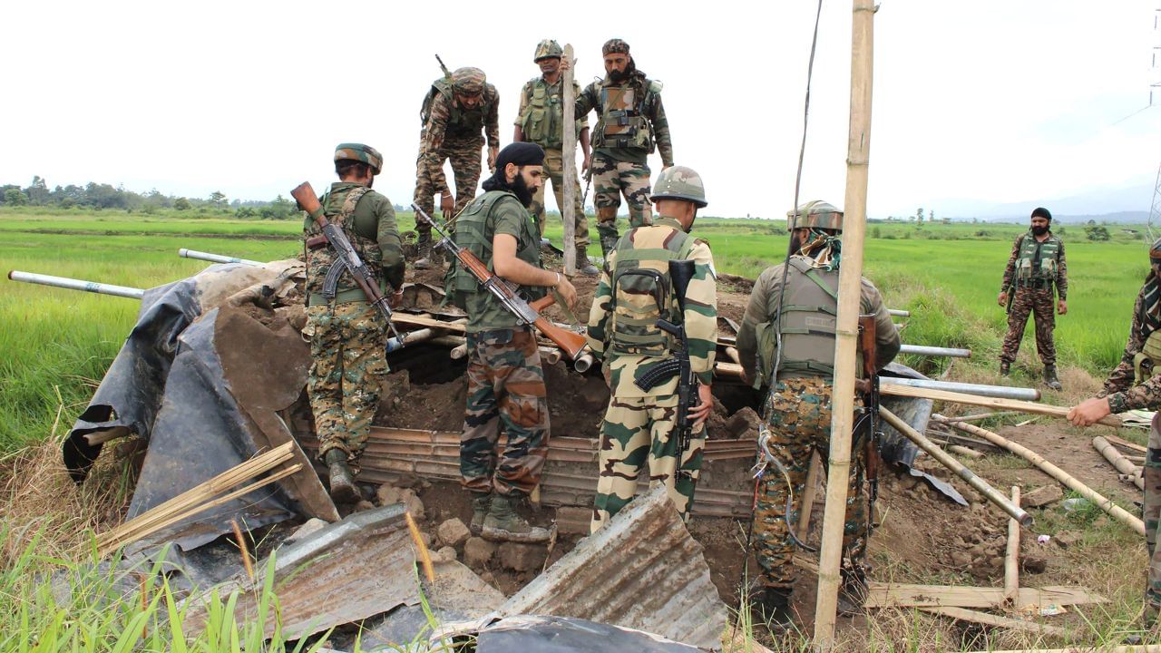 ইম্ফল উপত্যকাৰ অন্তৰ্গত ১৯ টা অঞ্চল আৰু অসমৰ সৈতে সীমা ভাগ কৰা এটা অঞ্চল বাদ দি মণিপুৰত সশস্ত্ৰ বাহিনী (বিশেষ ক্ষমতা) আইন চমুকৈ AFSPA ৰ ম্যাদ ৬ মাহৰ বাবে বৃদ্ধি কৰা হৈছে । মণিপুৰ চৰকাৰৰ গৃহ বিভাগে এক অধিসূচনাযোগে কয় যে, ১ অক্টোবৰৰ পৰা এই ম্যাদ বৃদ্ধি কাৰ্যকৰী হ’ব।