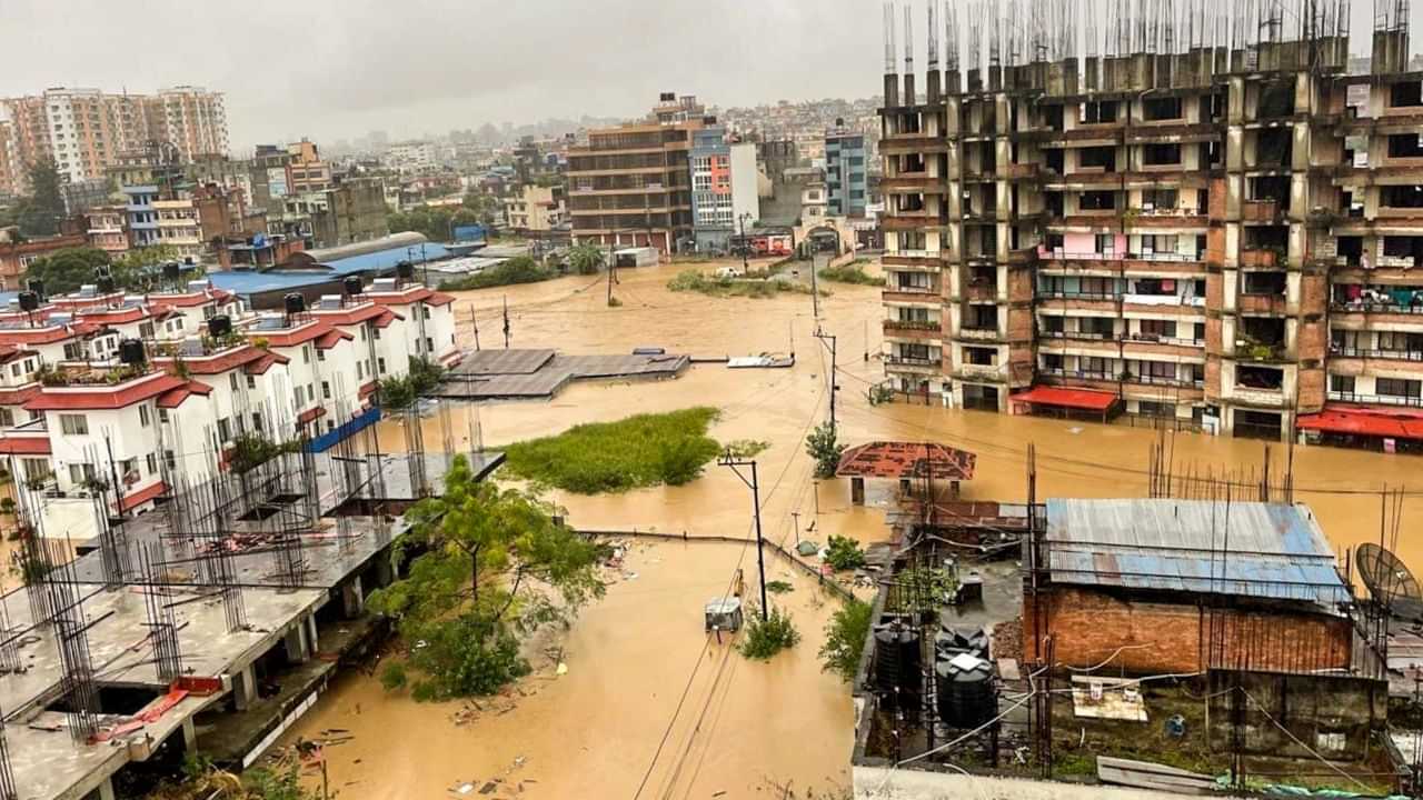 নেপালৰ বান আৰু ভূমিস্খলনত মৃত্যুৰ সংখ্যা ১৭০ জনলৈ বৃদ্ধি, ৫৬খন জিলালৈ সতৰ্কবাণী...