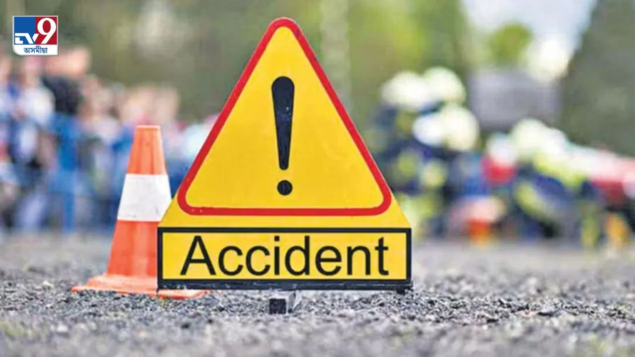 ভয়াৱহ দুৰ্ঘটনাঃ যাত্ৰীবাহী বাহন-ট্ৰাকৰ সংঘৰ্ষৰ ফলত মৃত্যু ৮ জনৰ, ১৮ গৰাকী আহত