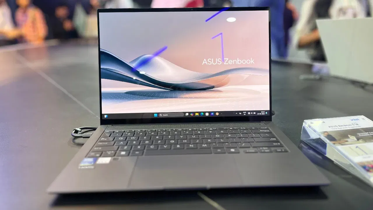 ASUS Zenbook S14 (UX5406) ​​ৰ লগতে ExpertBook P5405ও প্ৰৱৰ্তন কৰা হৈছে। আপুনি Asus ৰ ষ্ট’ৰ ই-কমাৰ্চ প্লেটফৰ্ম Amazon-Flipkart ৰ পৰা Zenbook S 14 (UX5406) ​​ক্ৰয় কৰিব পাৰিব।