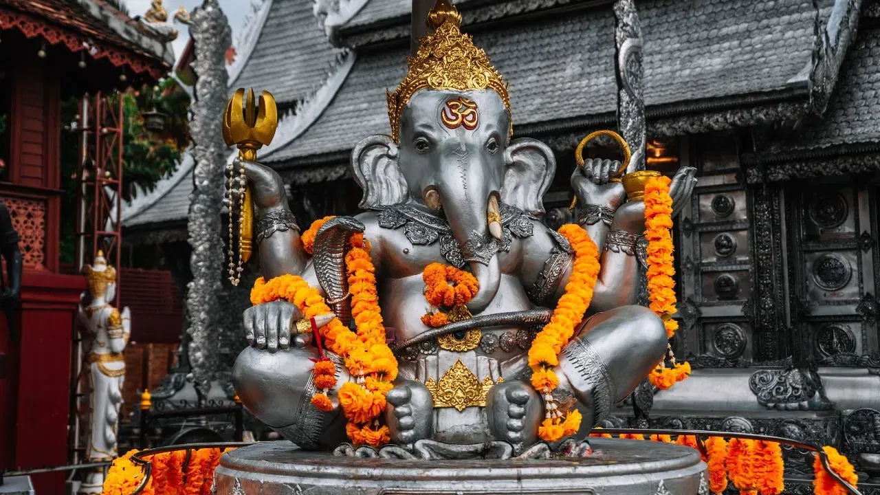 ভগৱান গণেশৰ বিখ্যাত মন্দিৰ কেৱল ভাৰততে নহয় বিশ্বৰ ভিন্ন প্ৰান্তত আছে, জানক এই মন্দিৰৰ বিষয়ে ভগৱান গণেশৰ বিখ্যাত মন্দিৰ কেৱল ভাৰততে নহয় বিশ্বৰ ভিন্ন প্ৰান্তত আছে, জানক এই মন্দিৰৰ বিষয়ে
