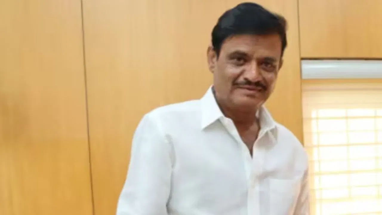 বিধানসভাৰ ভিতৰতে অপকৰ্ম: বিজেপি বিধায়কৰ বিৰুদ্ধে ভয়ংকৰ অভিযোগ মহিলাৰ বিধানসভাৰ ভিতৰতে অপকৰ্ম: বিজেপি বিধায়কৰ বিৰুদ্ধে ভয়ংকৰ অভিযোগ মহিলাৰ