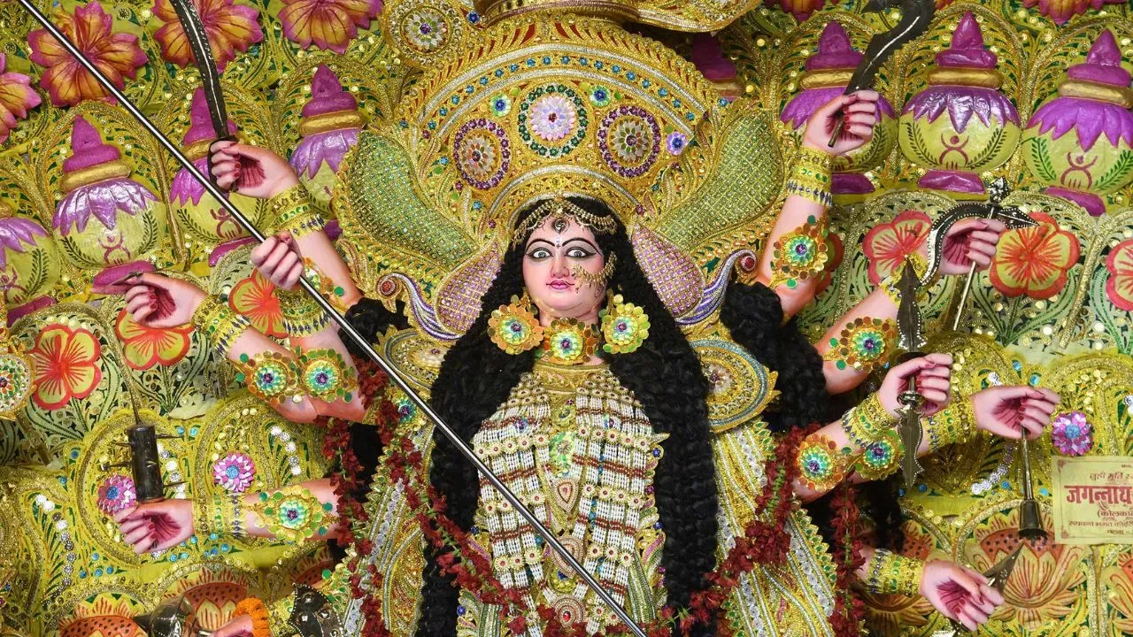 Shardiya Navratri 2024 : নৱৰাত্ৰিৰ ৯ দিনত পিন্ধক এই ৯ ৰঙৰ কাপোৰ, জিলিকি উঠিব আপোনাৰ ভাগ্য! Shardiya Navratri 2024 : নৱৰাত্ৰিৰ ৯ দিনত পিন্ধক এই ৯ ৰঙৰ কাপোৰ, জিলিকি উঠিব আপোনাৰ ভাগ্য!