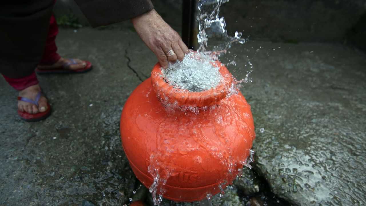 দেশৰ ৫০ শতাংশতকৈ অধিক গ্ৰাম্য পৰিয়ালে লাভ কৰিছে হৰ ঘৰ জল আঁচনিৰ সুবিধা : চৰকাৰী তথ্য দেশৰ ৫০ শতাংশতকৈ অধিক গ্ৰাম্য পৰিয়ালে লাভ কৰিছে হৰ ঘৰ জল আঁচনিৰ সুবিধা : চৰকাৰী তথ্য