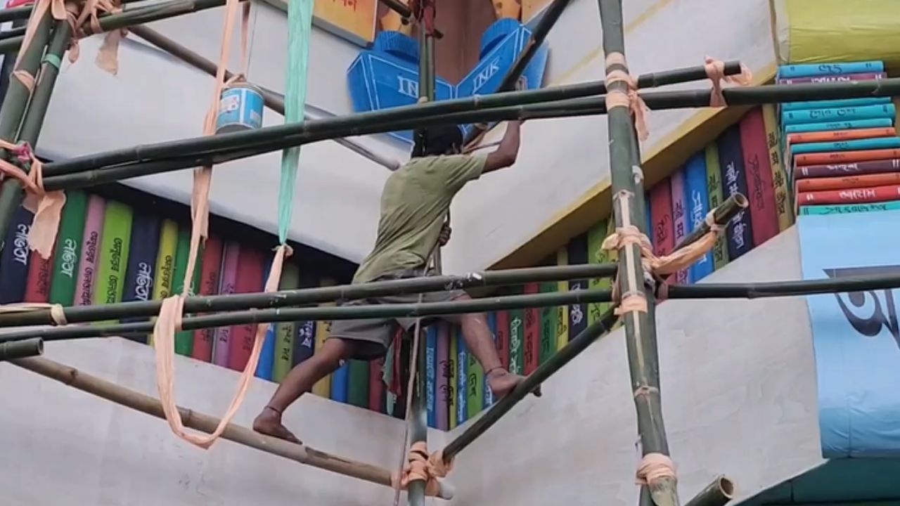 জানিব পৰা মতে, এই মণ্ডপটোৰ নিৰ্মাণৰ বাজেট হৈছে প্ৰায় ১৫ লাখ টকা । প্ৰায় এমাহ ধৰি এই মণ্ডপটো সজোৱাৰ কাম চলি আছে বুলি জানিব পৰা গৈছে । ইতিমধ্যে মণ্ডপটোৰ ৯০ শতাংশ কামে সম্পূৰ্ণ হৈছে ।