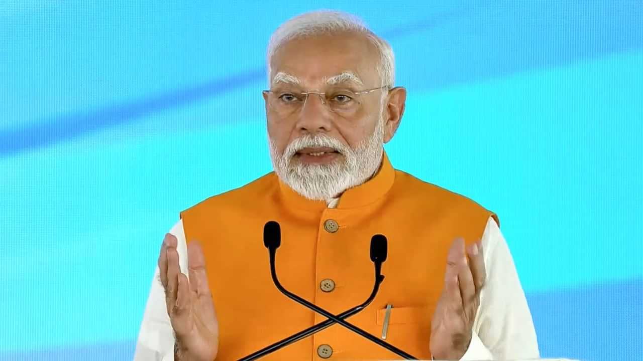 PM Narendra Modi: ৭০ বছৰ উৰ্দ্ধৰ লোকেও লাভ কৰিব আয়ুষ্মান ভাৰতৰ সুবিধা, আজি ১২,৮৫০ কোটি টকাৰ প্ৰকল্প মুকলি কৰিলে প্ৰধানমন্ত্ৰী মোদীয়ে...