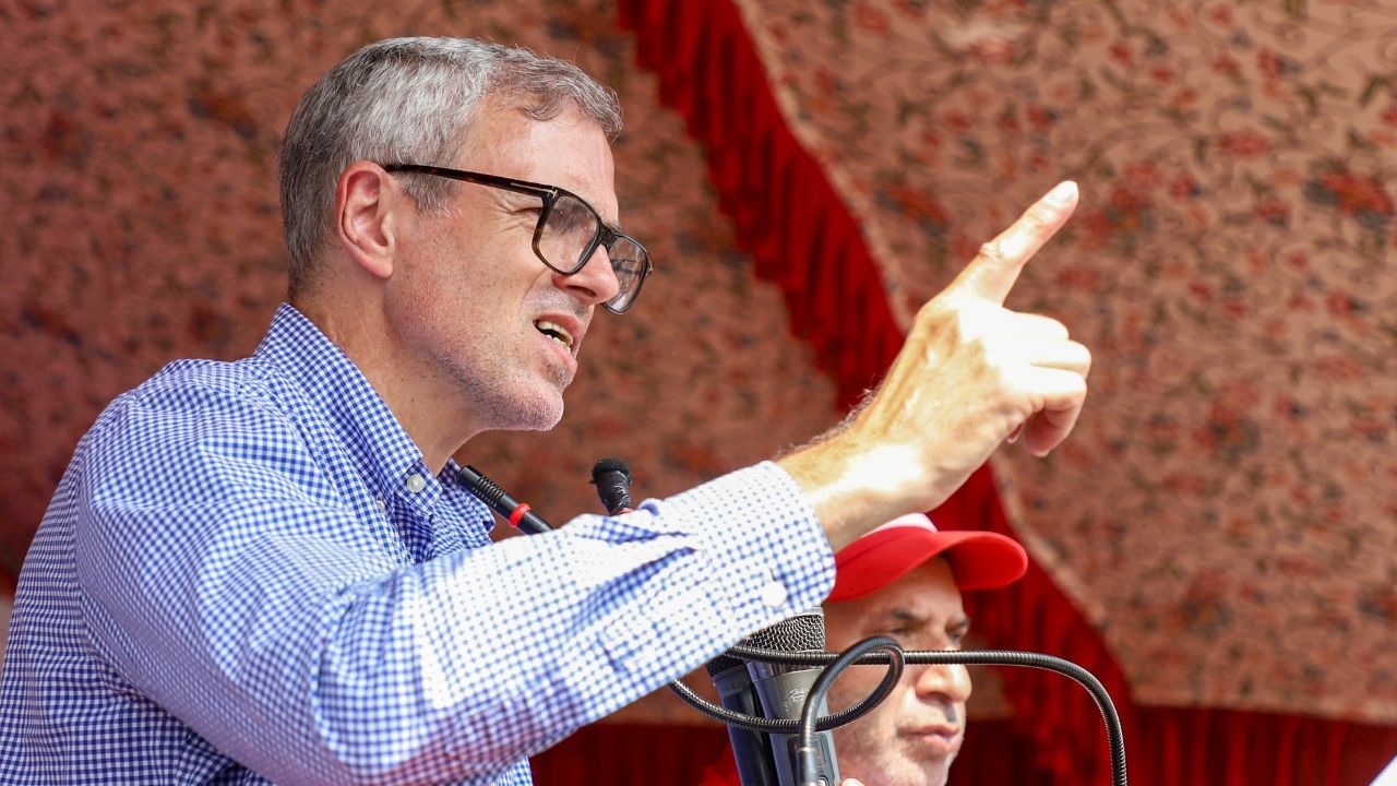 Omar Abdullah Oath Ceremony: ওমৰ আব্দুল্লাই আজি শপত ল’ব, ১০ বছৰৰ পাছত নিৰ্বাচিত চৰকাৰ লাভ কৰিব জম্মু-কাশ্মীৰে… Omar Abdullah Oath Ceremony: ওমৰ আব্দুল্লাই আজি শপত ল’ব, ১০ বছৰৰ পাছত নিৰ্বাচিত চৰকাৰ লাভ কৰিব জম্মু-কাশ্মীৰে…