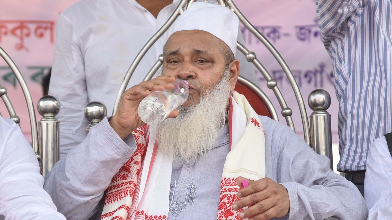 Badruddin Ajmal : ‘মুছলমানক কবৰ দিবলৈ ঠাই নোহোৱা হ’ব…’, বিস্ফোৰক মন্তব্য AIUDF ৰ মুৰব্বী বদৰুদ্দিন আজমলৰ Badruddin Ajmal : ‘মুছলমানক কবৰ দিবলৈ ঠাই নোহোৱা হ’ব…’, বিস্ফোৰক মন্তব্য AIUDF ৰ মুৰব্বী বদৰুদ্দিন আজমলৰ