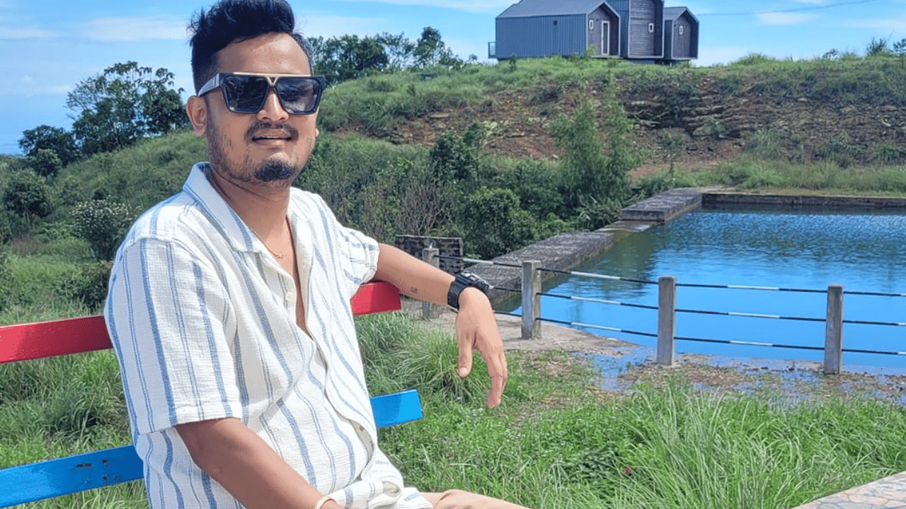 Assam: মৰ্মান্তিক! ৰহস্যজনক অৱস্থাত যুৱ সাংবাদিক অৰ্ণৱ কুমাৰ ৰয়ৰ মৃতদেহ উদ্ধাৰ… Assam: মৰ্মান্তিক! ৰহস্যজনক অৱস্থাত যুৱ সাংবাদিক অৰ্ণৱ কুমাৰ ৰয়ৰ মৃতদেহ উদ্ধাৰ…