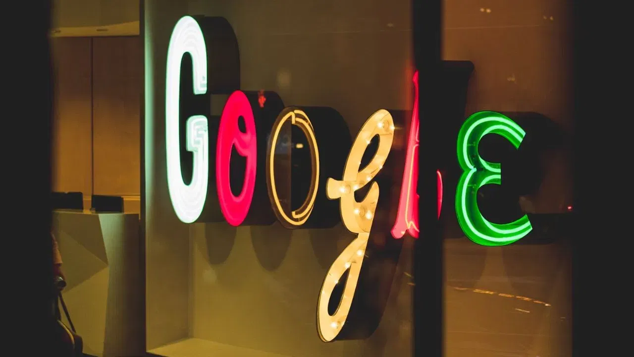 Google Maps Updates: গুগল মেপছত নতুন বৈশিষ্ট্য সংযোজন কৰা হ’ব, যিয়ে ব্যৱহাৰকাৰীসকলক সহজ কৰি তোলাত সহায় কৰিব। নতুন আপডেটত বাস্তৱ সময়ৰ বতৰৰ আপডেট যেনে বান আৰু বৰষুণ সতৰ্কবাণী অন্তৰ্ভুক্ত কৰা হ’ব।