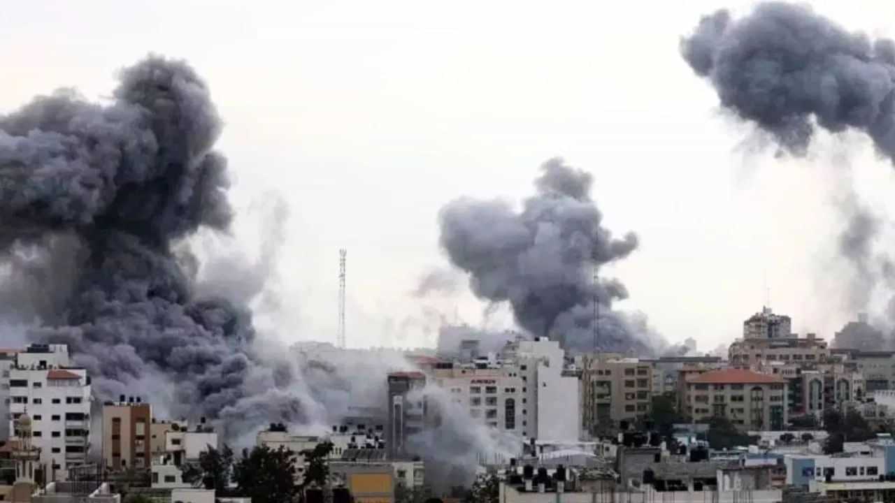 Israeli Strikes in Lebanon :ইজৰাইলৰ আক্ৰমণত ধ্বংস লেবাননৰ ১০০ বছৰ পুৰণি এখন বজাৰ...