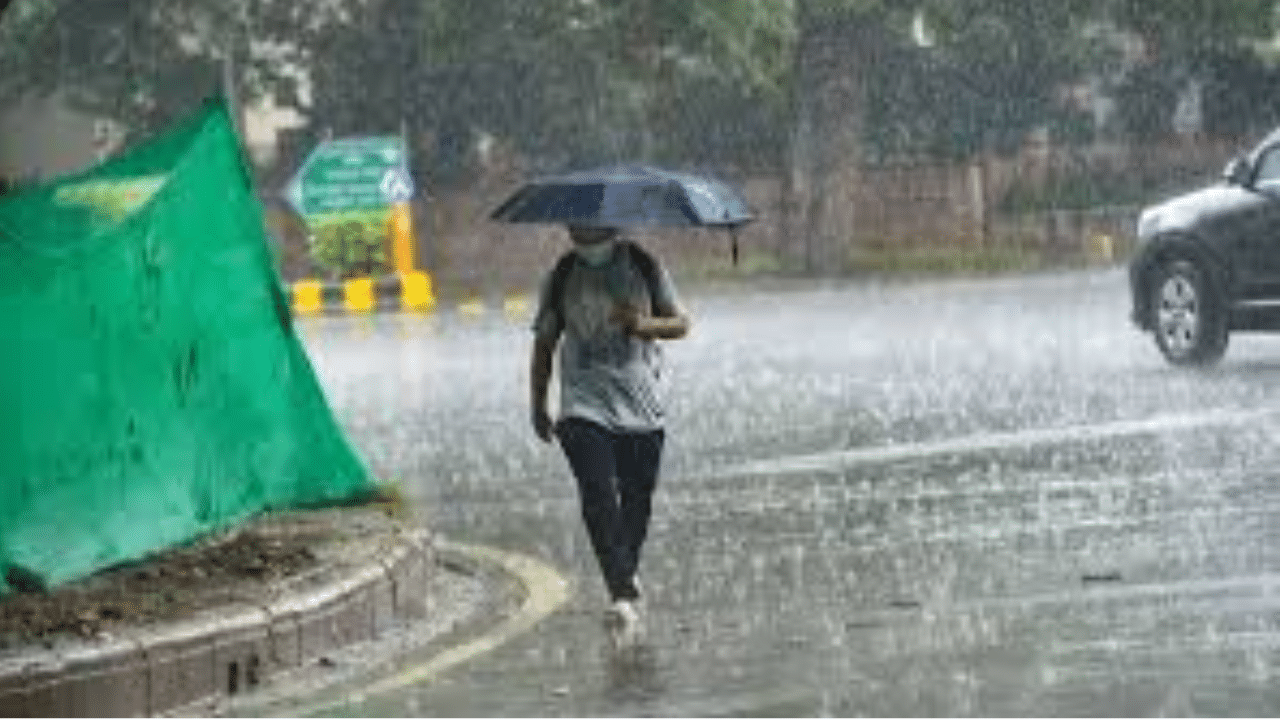 বতৰ বিজ্ঞান কেন্দ্ৰই আগবঢ়োৱা জাননী অনুসৰি অহা ৭ অক্টোবৰৰ পৰা ১২ অক্টোবৰলৈ মহানগৰীৰ লগতে ৰাজ্যৰ কেইবাঠাইতো বৰষুণ অহাৰ সম্ভাৱণা আছে। কিছু কিছু পাতলীয়া আৰু কিছু ঠাইত মজলীয়া বৰষুণ অহাৰ সম্ভাৱনা আছে। গতিকে এই কেইদিন কিছু ম্লান পৰিব পূজাৰ উছাহ।