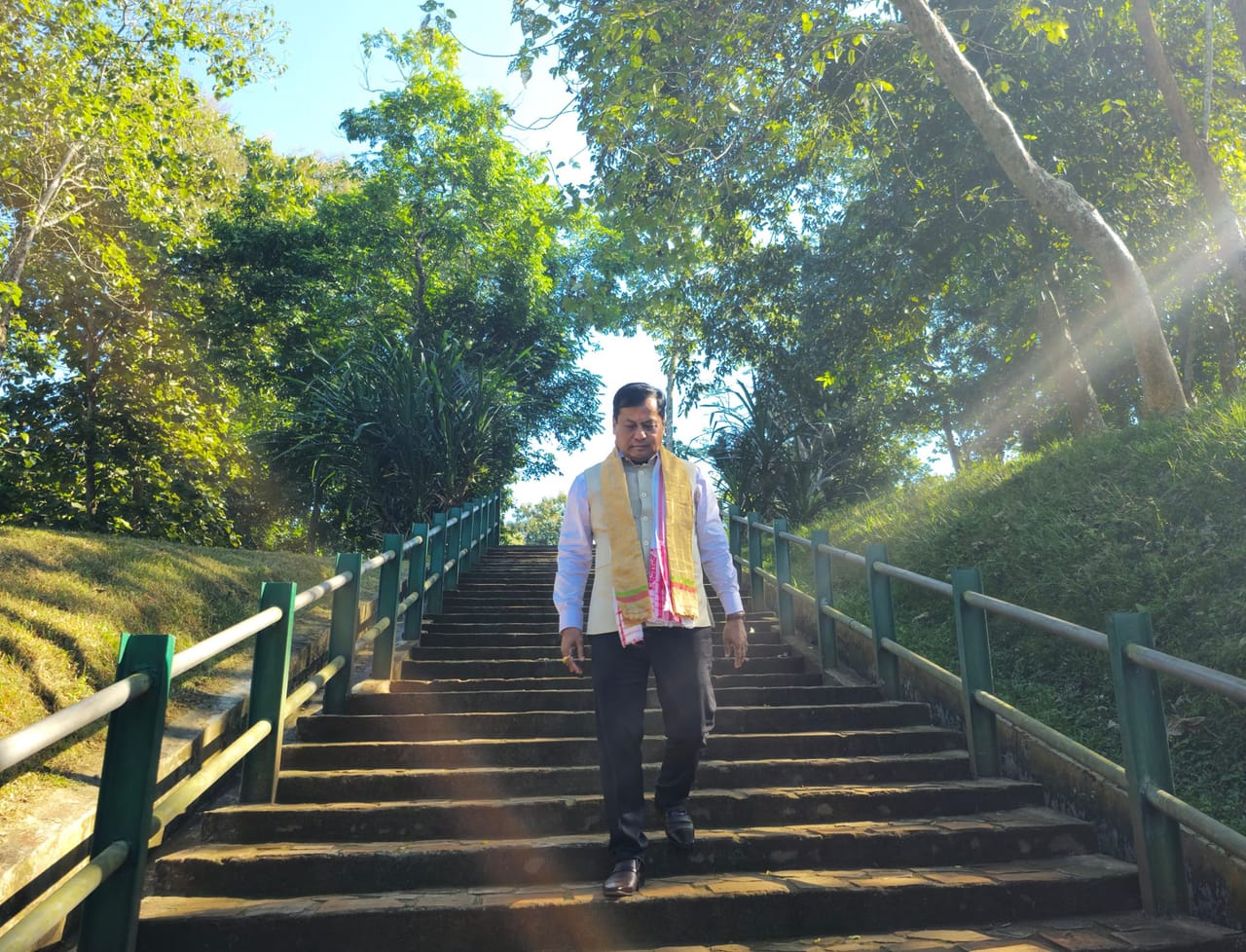 এই সন্দৰ্ভত সামাজিক মাধ্যমত পোষ্ট কৰি কেন্দ্ৰীয় মন্ত্ৰী সৰ্বানন্দ সোণোৱালে লিখিছে, "বিশ্ব ঐতিহ্য ক্ষেত্ৰ হিচাপে স্বীকৃতিপ্ৰাপ্ত চৰাইদেউ মৈদাম - আহোম যুগৰ স্থাপত্যবিদ্যাৰ এক অনন্য নিদৰ্শন, যিয়ে মহান স্বৰ্গদেউসকলৰ ৰাজত্বকালৰ চানেকি বহন কৰি আহিছে। 'বিশ্ব ঐতিহ্য সপ্তাহ' উদযাপনৰ অংশ হিচাপে আজি এই পৱিত্ৰ স্থলীত উপস্থিত হৈ আপ্লুত হ'লোঁ আৰু যুগজয়ী স্বৰ্গদেউসকলৰ প্ৰতি সশ্ৰদ্ধ প্ৰণিপাত জনালোঁ।"