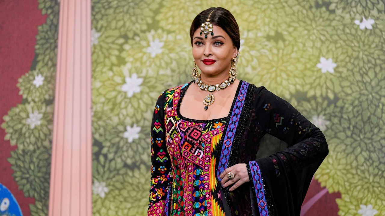 ৫০ বছৰ বয়সতো সকলোৰে মন মুহিবলৈ সক্ষম হৈছে অভিনেত্ৰীগৰাকীয়ে। ঐশ্বৰ্যাই বিশেষকৈ ব্যক্তিগত জীৱনৰ বাবে প্ৰায়ে বাতৰিৰ শিৰোনাম দখল কৰে। ২০০৭ চনত ঐশ্বৰ্যাই অভিষেক বচ্চনৰ সৈতে বিবাহপাশত আৱদ্ধ হয়। দম্পত্তিহালৰ এজনী কন্যা সন্তান আছে। কিন্তু অভিষেকৰ সৈতে সম্পৰ্ক ঠিক নথকাৰ কথা প্ৰায়ে পোহৰলৈ আহে। চলচ্চিত্ৰ জগতখনৰ বাহিৰত তেওঁ বহুকেইটা দাতব্য সংস্থা আৰু সামাজিক প্ৰচাৰ অভিযানৰ ব্ৰেণ্ড এম্বেছেডৰ ৰূপে দায়িত্ব পালন কৰিছে।