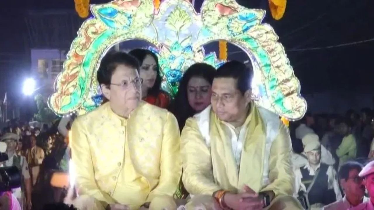 মুঠ ১৩ দিনীয়া কাৰ্যসূচীৰে আয়োজিত হৈছে নলবাৰীৰ এই বিখ্যাত ৰাস মহোৎসৱ। উল্লেখ্য যে ৯১ সংখ্যক এই ৰাস মহোৎসৱৰ উদ্বোধনী অনুষ্ঠানত এইবাৰ জনপ্ৰিয় ৰামায়ণ ধাৰাবাহিকত ৰাম-সীতাৰ চৰিত্ৰত অভিনয় কৰা প্ৰখ্যাত অভিনেতা অৰুণ গোভিল, দিপীকা চিখলিয়াৰ লগতে আন কেইগৰাকীমান কলা-কুশলীয়ে অংশগ্ৰহণ কৰিছিল।