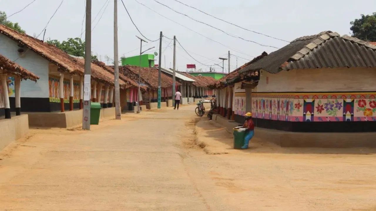 সম্পূৰ্ণৰূপে প্লাষ্টিকমুক্ত দেশৰ এই গাঁওঃ গাঁওবাসীয়ে খুলিলে এনে বিশেষ বেংক…. সম্পূৰ্ণৰূপে প্লাষ্টিকমুক্ত দেশৰ এই গাঁওঃ গাঁওবাসীয়ে খুলিলে এনে বিশেষ বেংক….