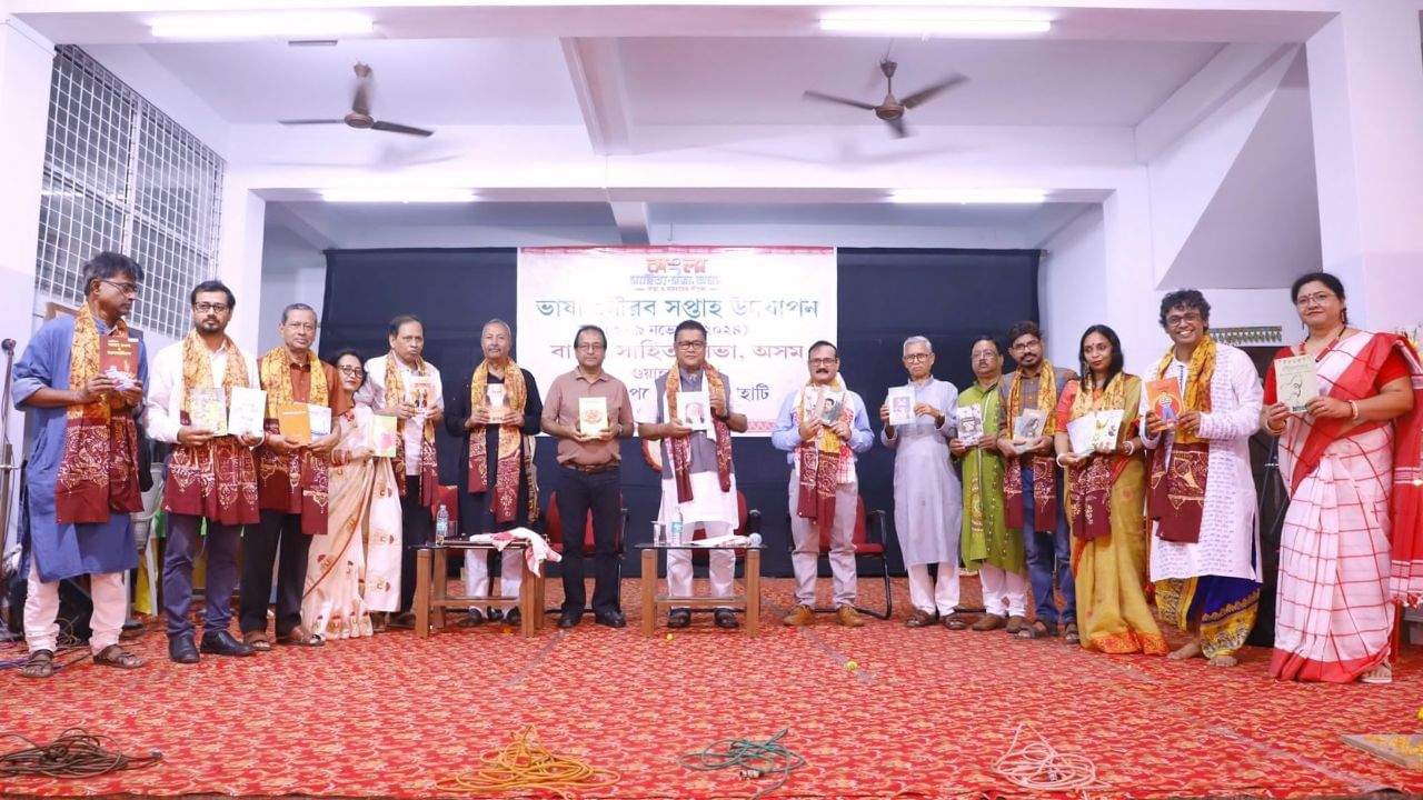 ৰাজ্যৰ শিক্ষামন্ত্ৰী ৰণোজ পেগুৱে আজি এক টুইট যোগে উল্লেখ কৰা মতে ৰাজ্যজুৰি ৩ৰ পৰা ৯ নৱেম্বৰলৈ পালন কৰা ভাষা গৌৰৱ সপ্তাহ উপলক্ষে মুঠ ১,১৮,৭১৯খন সভা অনুষ্ঠিত কৰা হয়। এই সন্দৰ্ভত শিক্ষামন্ত্ৰীগৰাকীয়ে শ্বেয়াৰ কৰা তথ্য অনুসৰি ধেমাজি জিলাত সৰ্বাধিক ১৩,৫৯০ খন সভা অনুষ্ঠিত হয়।