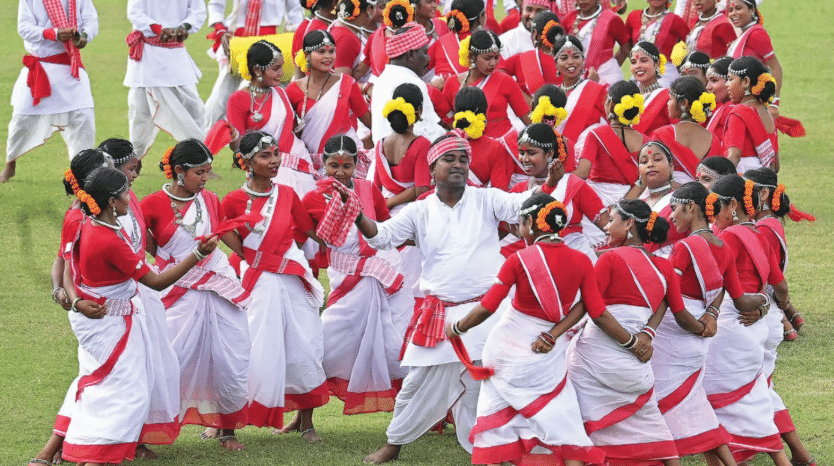 উল্লেখ্য যে এই নৃত্য সৰুসজাইত হ'ব। অসম চৰকাৰে অহা বছৰ এক বৃহৎ গোলকীয় বিনিয়োগকাৰী সন্মিলন আয়োজন কৰাৰ সিদ্ধান্ত লৈছে। প্ৰথমবাৰৰ বাবে 2018 চনত অনুষ্ঠিত হোৱা অনুষ্ঠানটোৰ এইটো দ্বিতীয় পৰ্যায় হ'ব, য'ত সমগ্ৰ বিশ্ব আৰু সমগ্ৰ ভাৰতৰ বিনিয়োগকাৰীসকলে ৰাজ্যখনলৈ ভিৰ কৰিব। মুখ্যমন্ত্ৰী হিমন্ত বিশ্ব শৰ্মাই কয় যে, সন্মিলনখন আনুষ্ঠানিকভাৱে এডভাণ্টেজ আছাম ২.০: বিনিয়োগ আৰু আন্তঃগাঁথনি সন্মিলন ২০২৫ হিচাপে পৰিচিত হ'ব আৰু দুদিনধৰি অনুষ্ঠিত হ'ব– ২৪ আৰু ২৫ ফেব্ৰুৱাৰীত।