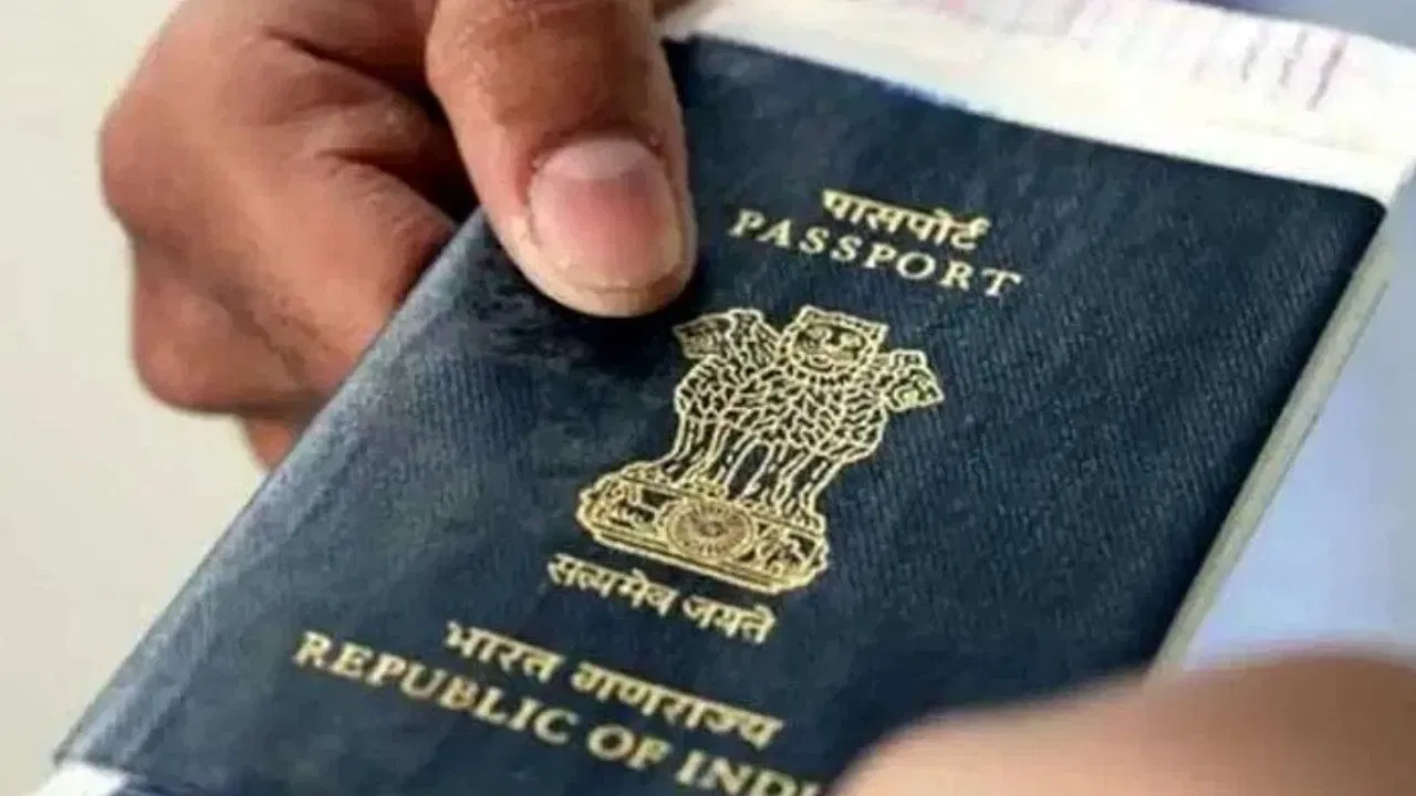 Canada Visa: কানাডা চৰকাৰে বন্ধ কৰিলে ছাত্ৰ-ছাত্ৰীৰ বাবে বিশেষ ভিছা, কি প্ৰভাৱ পৰিব ভাৰতীয়ৰ ওপৰত? Canada Visa: কানাডা চৰকাৰে বন্ধ কৰিলে ছাত্ৰ-ছাত্ৰীৰ বাবে বিশেষ ভিছা, কি প্ৰভাৱ পৰিব ভাৰতীয়ৰ ওপৰত?