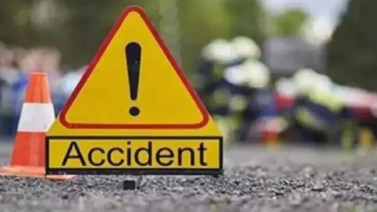 ভয়ংকৰ দুৰ্ঘটনাঃ খাৱৈত বাগৰি পৰিল যাত্ৰীবাহী বাছ; ১৫ জনৰ মৃত্যু, আহত কেইবাজনো ভয়ংকৰ দুৰ্ঘটনাঃ খাৱৈত বাগৰি পৰিল যাত্ৰীবাহী বাছ; ১৫ জনৰ মৃত্যু, আহত কেইবাজনো