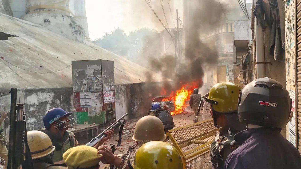 মছজিদৰ ঠাইত আছিল মন্দিৰ ! উত্তৰ প্ৰদেশৰ চম্ভলত সংঘটিত হিংসাত্মক ঘটনাৰ কাৰণ কি ? মছজিদৰ ঠাইত আছিল মন্দিৰ ! উত্তৰ প্ৰদেশৰ চম্ভলত সংঘটিত হিংসাত্মক ঘটনাৰ কাৰণ কি ?