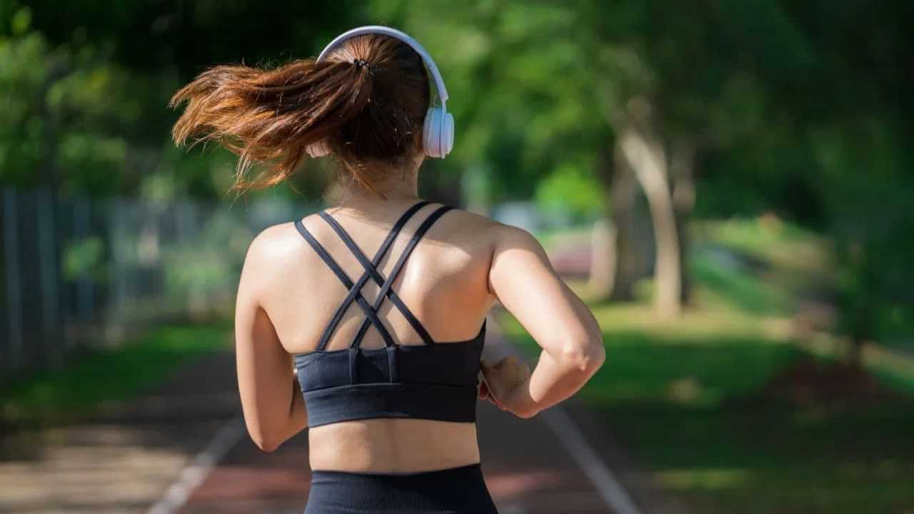 Exercise at Home : প্ৰদূষণৰ বাবে প্ৰাতঃভ্ৰমণলৈ যোৱাৰ পৰিৱৰ্তে এনেদৰে ঘৰতে কৰক শৰীৰ চৰ্চা...