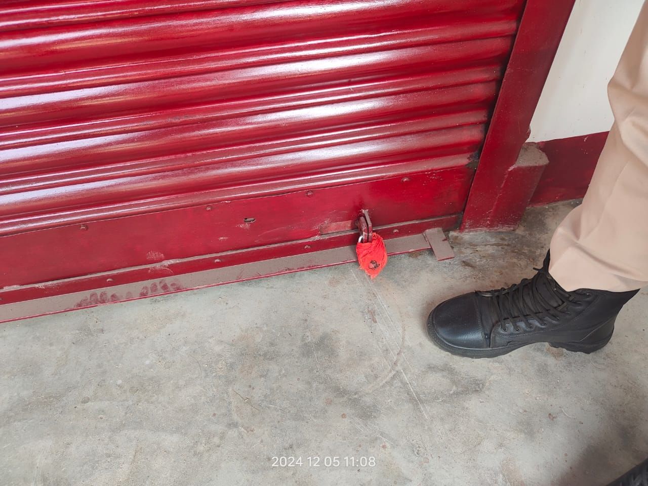 গুৱাহাটীকে ধৰি ভিন্নপ্ৰান্তৰ কেইবাখনো গো-মাংস বিক্ৰী কৰা ৰেষ্টুৰেণ্টত ওলমিল তলা। জালুকবাৰীত গো-মাংস বিক্ৰী কৰা দুখনকৈ হোটেলত প্ৰশাসনে লগালে তলা।