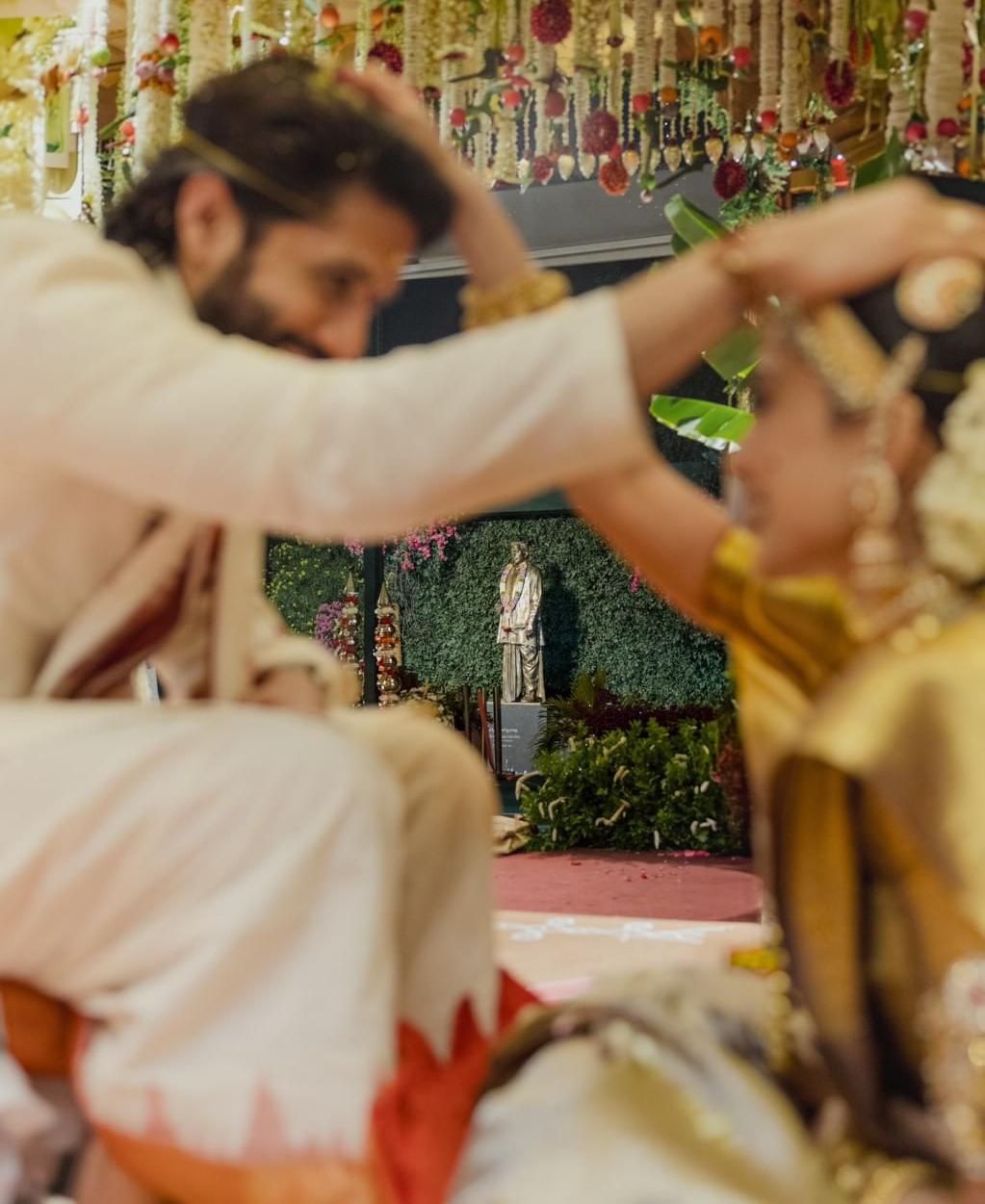 চৈতন্য আগতে চিটাডেল: হানি বানি আৰু ফেমিলি মেন খ্যাত অভিনেত্ৰী সামান্থা ৰুথ প্ৰভুৰ সৈতে বিবাহপাশত আৱদ্ধ হৈছিল। দুয়োজনে ২০১৭ চনত বিবাহ পাশত আৱদ্ধ হৈছিল আৰু ২০১২ চনত তেওঁলোকৰ চতুৰ্থ বাৰ্ষিকীৰ পূৰ্বে নাগা আৰু সামান্থাই তেওঁলোকৰ নিজ নিজ ইনষ্টাগ্ৰাম হেণ্ডেলত তেওঁলোকৰ পৃথকীকৰণ কথা জনাইছিল।