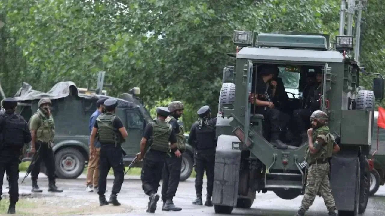 শোকাৱহ ঘটনা! জম্মু-কাশ্মীৰত অভিযানৰ সময়তে হাৰ্ট এটেক হৈ মৃত্যু সেনা জোৱানৰ শোকাৱহ ঘটনা! জম্মু-কাশ্মীৰত অভিযানৰ সময়তে হাৰ্ট এটেক হৈ মৃত্যু সেনা জোৱানৰ
