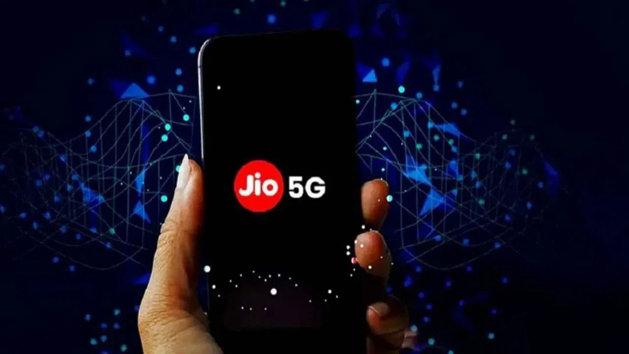 পূৰ্বৰে পৰা সক্ৰিয় হৈ থকা এই প্লেন প্ৰতিদিনে কমেও ১.৫ জিবি ডাটা থকা প্লেন হ’ব লাগিব। অৰ্থাৎ প্ৰতিদিনে ১.৫ জিবি বা তাতকৈ অধিক ডাটা প্ৰদান কৰা ১৯৯ টকা, ২৩৯ টকা, ২৯৯ টকা আৰু তাৰ ওপৰৰ সকলো প্লেনৰ সৈতে ৬০১ টকা প্লেনৰ সুবিধা লাভ কৰিব পাৰিব।
