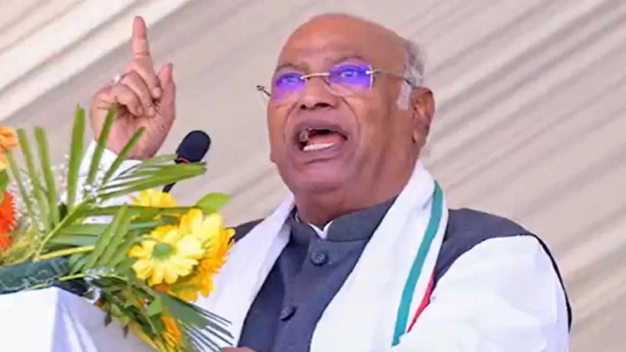 লক্ষ্য দিল্লীৰ বিধানসভা ! আজি দিল্লীৰ ৰামলীলা মৈদানত কংগ্ৰেছৰ সমাৱেশ… লক্ষ্য দিল্লীৰ বিধানসভা ! আজি দিল্লীৰ ৰামলীলা মৈদানত কংগ্ৰেছৰ সমাৱেশ…