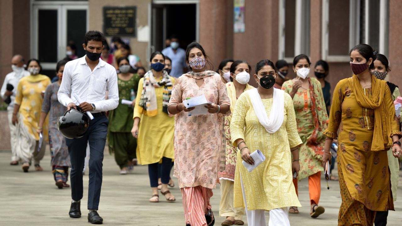মাধ্যমিক শিক্ষা বিভাগৰ সঞ্চালকে প্ৰকাশ কৰা নিৰ্দেশনাত উল্লেখ কৰা হৈছে যে, টেট পৰীক্ষা প্ৰৱেশপত্ৰ অহা ৩ জানুৱাৰীৰ পৰা উপলব্ধ হব । নিৰ্দিষ্ট ৱেবচাইটৰ জৰিয়তে পৰীক্ষাৰ্থীসকলে ডাউনলোড কৰিব পাৰিব প্ৰৱেশ পত্ৰ ।