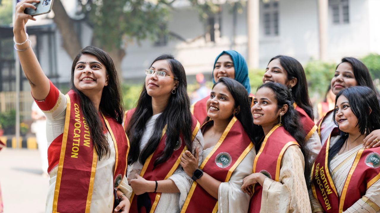 ভাৰতৰ গ্ৰামাঞ্চলত মহিলাৰ সাক্ষৰতা হাৰ কিমান ? ২০২৩-২৪ বৰ্ষত এই হাৰ কিমান বৃদ্ধি পালে ? ভাৰতৰ গ্ৰামাঞ্চলত মহিলাৰ সাক্ষৰতা হাৰ কিমান ? ২০২৩-২৪ বৰ্ষত এই হাৰ কিমান বৃদ্ধি পালে ?