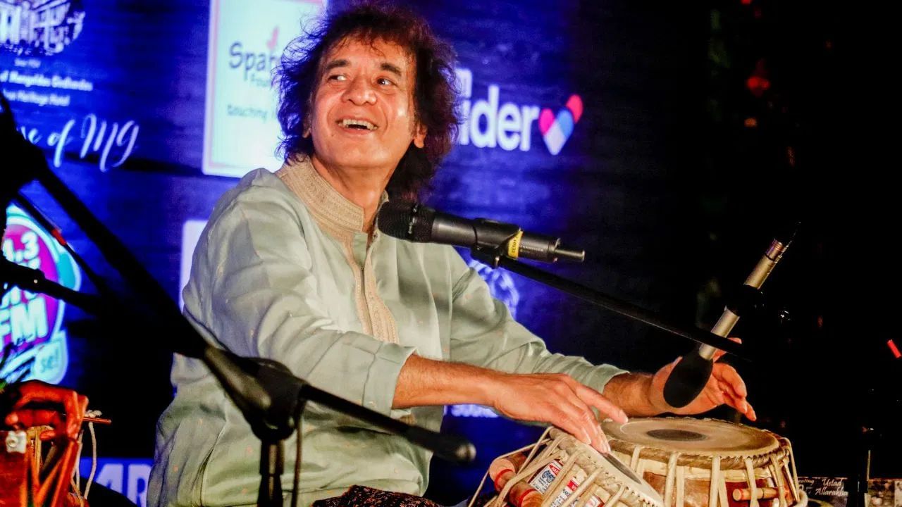 মহীৰূহৰ মহাপ্ৰয়াণঃ সংগীত জগত উকা কৰি চিৰদিনলৈ চকু মুদিলে তবলা সম্ৰাট জাকিৰ হুছেইনে মহীৰূহৰ মহাপ্ৰয়াণঃ সংগীত জগত উকা কৰি চিৰদিনলৈ চকু মুদিলে তবলা সম্ৰাট জাকিৰ হুছেইনে