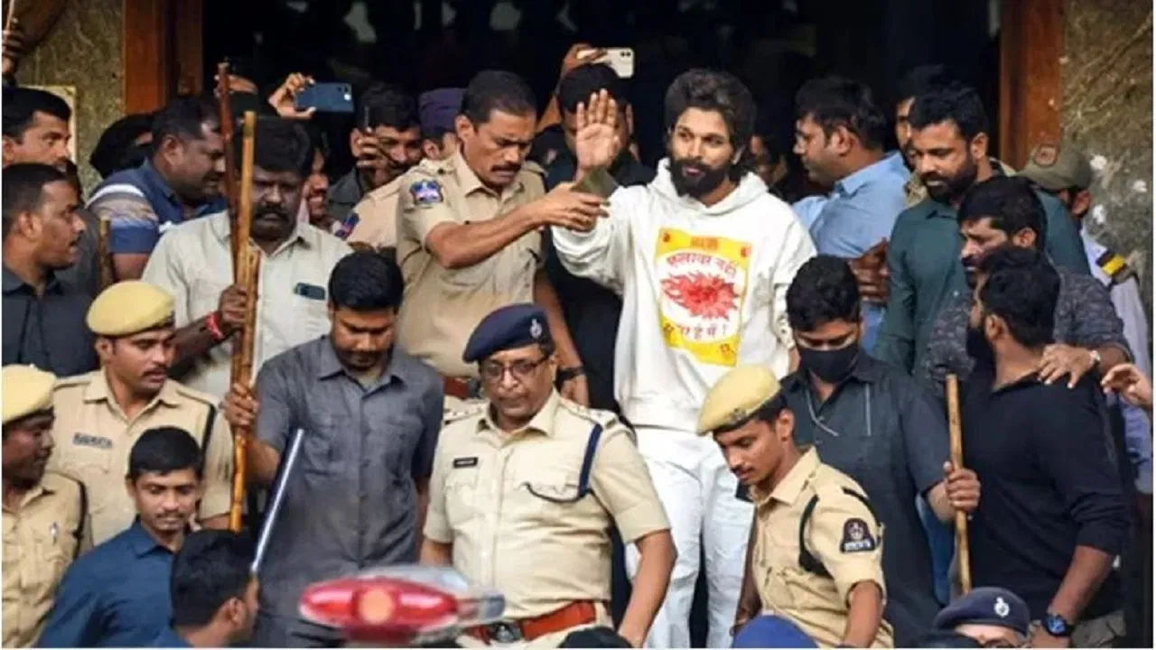 আল্লু অৰ্জুনলৈ সকাহ, অন্তৰ্ৱৰ্তীকালীন জামিন মঞ্জুৰ তেলেংগানা উচ্চ ন্যায়ালয়ৰ আল্লু অৰ্জুনলৈ সকাহ, অন্তৰ্ৱৰ্তীকালীন জামিন মঞ্জুৰ তেলেংগানা উচ্চ ন্যায়ালয়ৰ