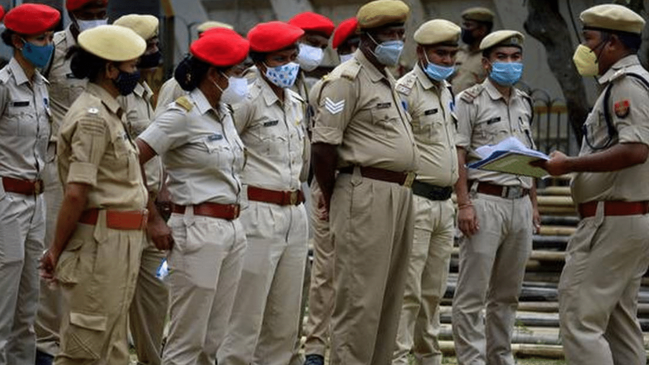 এই ধাৰা জাৰি কৰাৰ লগে লগে নিৰ্ধাৰিত এলেকাত ৫ জনতকৈ অধিকলোক সমবেত হ'ব নোৱাৰিব। এই এলেকাত কোনোৱে প্ৰতিবাদ, ধৰ্ণা বা ৰেলী আদি অনুষ্ঠিত কৰিব নোৱাৰিব। অনুমতিবিহীনভাৱে ৰাজভৱনৰ চাৰিওফালে বাহন বা ব্যক্তি যাব নোৱাৰিব। যদি কোনোৱে এই ধাৰাৰ নিয়ম উলংঘা কৰে তেন্তে তেওঁৰ বিৰুদ্ধে কঠোৰ ব্যৱস্থা গ্ৰহণ কৰিব আৰক্ষীয়ে।