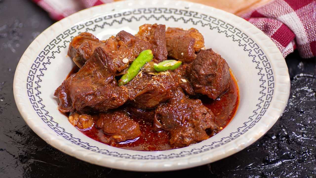 Delicious Mutton Recipe : ঘৰতে জুতি লগাই ছাগলী মাংস খাবলৈ গ্ৰহণ কৰক পদ্ধতি...