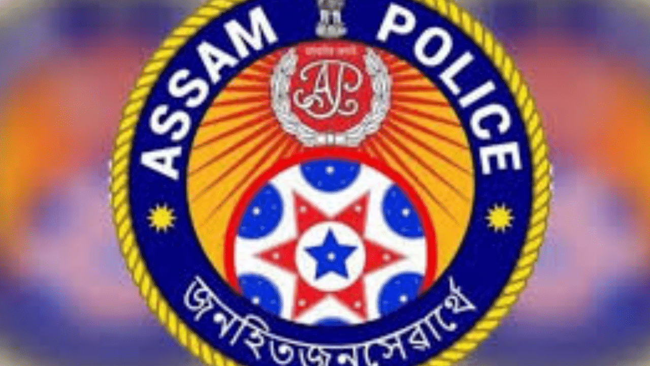 ইয়াৰ লগতে আইন- শৃংখলা শাখাৰ আই জি পি প্ৰশান্ত কুমাৰ ভূঞাক বদলি কৰা হৈছে। তেওঁক IGP(Admn) পদলৈ বদলি কৰা হৈছে। বদলি কৰা হৈছে লাচিত বৰুৱাকো । SBৰ IGP লাচিত বৰুৱাক এছ বি পদৰ পৰা অব্যাহতি দি APHCL ৰ পৰিচালন সঞ্চালকৰ দায়িত্ব দিয়া হৈছে।