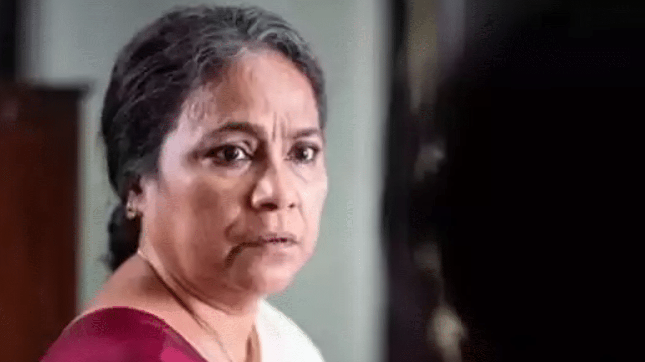 জানিব পৰা মতে অহা ১৮ ডিচেম্বৰত সদৌ অসম লেখিকা সমাৰোহ সমিতিৰ উদ্যোগত বোকাখাটত শাখা সন্ধানী লেখিকা সমাৰোহ সমিতিৰ আতিথ্যত আৰু বোকাখাট নাট্য মন্দিৰৰ সহযোগত শিল্পী আইদেউ সন্দিকৈ সোঁৱৰণী বঁটা প্ৰদান অনুষ্ঠান আয়োজন কৰা হয়। আইদেউ সন্দিকৈৰ ২১ তম স্মৃতিদিৱস উপলক্ষে এই অনুষ্ঠানৰ আয়োজন কৰা হৈছে।
