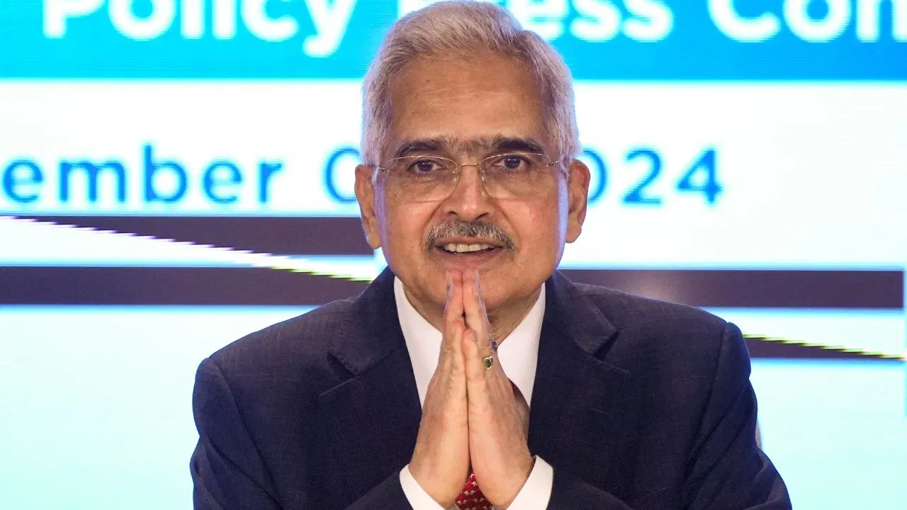 আজি বিদায় ল’ব RBIৰ গৱৰ্ণৰ শক্তিকান্ত দাসে, কাৰ্যভাৰ ত্যাগ কৰাৰ পূৰ্বে কি ক’লে জানক আজি বিদায় ল’ব RBIৰ গৱৰ্ণৰ শক্তিকান্ত দাসে, কাৰ্যভাৰ ত্যাগ কৰাৰ পূৰ্বে কি ক’লে জানক
