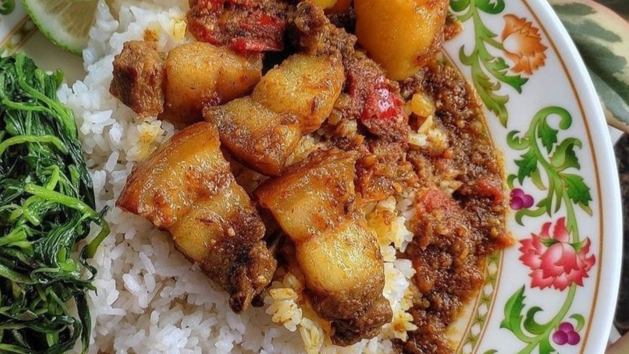 মুখ্যমন্ত্ৰীৰ বাৰ্তাটোত কোৱা হৈছে, "গাহৰিৰ মাংস আমাৰ জনজাতীয় জনসাধাৰণৰ লগতে আমাৰ মাজৰ আন বহু সম্প্ৰদায়ৰ বাবেও এক প্ৰিয় সুস্বাদু খাদ্য, আৰু ই এক চহকী সাংস্কৃতিক আৰু খাদ্যাভাসৰ তাৎপৰ্য প্ৰতিফলিত কৰে । গুৱাহাটীত গাহৰিৰ মাংস বিক্ৰী আৰু বধৰ ক্ষেত্ৰত কোনো বাধা নাই, কেৱল পৰিষ্কাৰ পৰিষ্কাৰ-পৰিচ্ছন্নতা আৰু অনাময়ৰ মানদণ্ড বজাই ৰখাটো জৰুৰী ।"