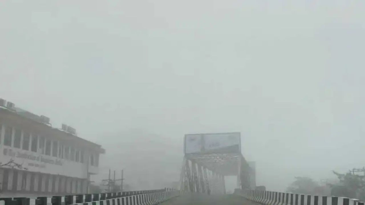 কাইলৈ অৰুণাচল প্ৰদেশ আৰু অসমত বিভিন্ন স্থানত পাতলীয়া বৰষুণ হোৱাৰ সম্ভাৱনা আছে আৰু মেঘালয়, নাগালেণ্ড, মণিপুৰ, মিজোৰাম আৰু ত্ৰিপুৰাত বতৰ একেই থকাৰ সম্ভাৱনা আছে। কিন্তু অৰুণাচল প্ৰদেশ, অসম, মেঘালয়, নাগালেণ্ড, মণিপুৰ, মিজোৰাম আৰু ত্ৰিপুৰাৰ বিভিন্ন অঞ্চলত ঘন কুঁৱলী দিয়াৰ সম্ভাৱনা আছে।
